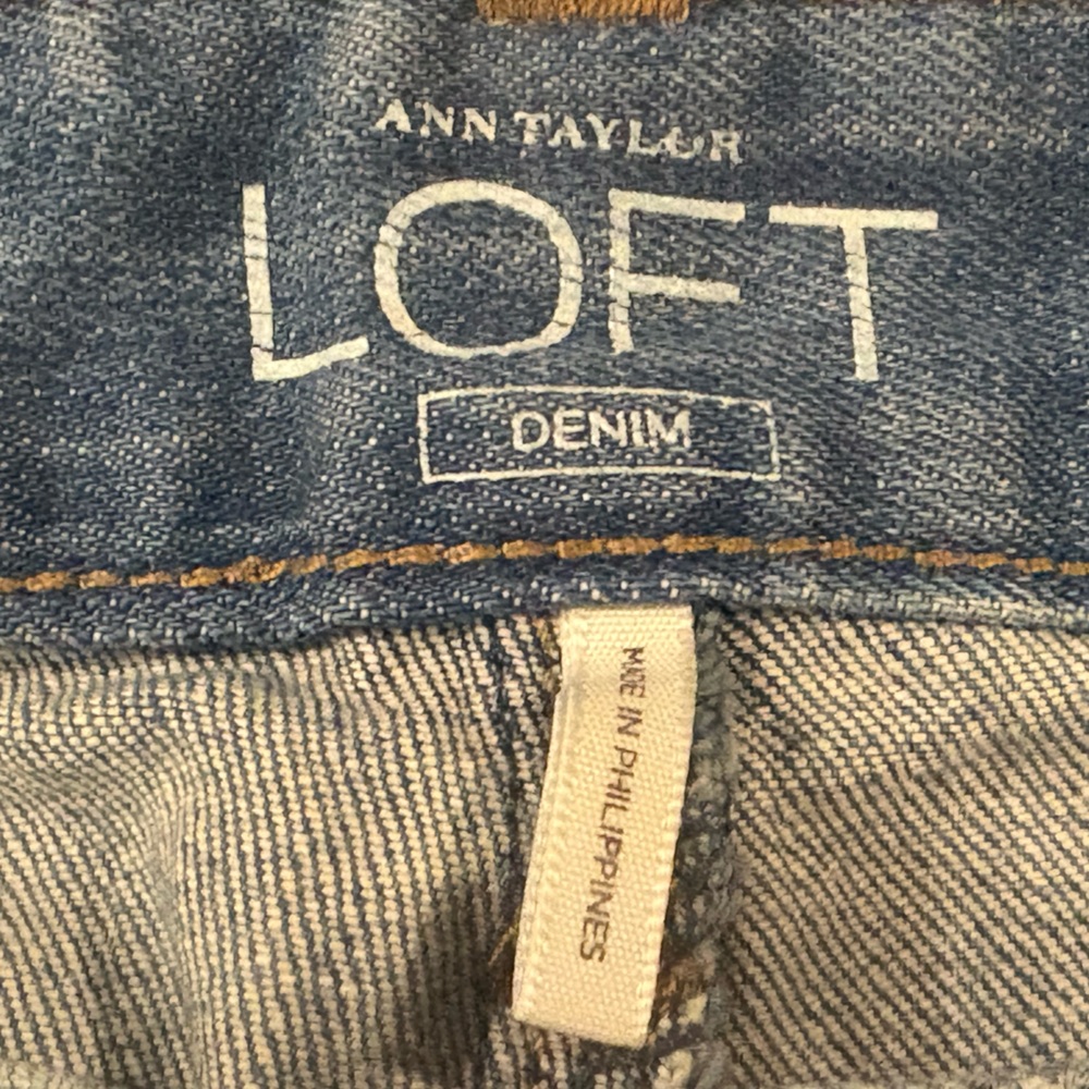🩵LOFT • Modern Slim lightly distressed jeans • 27/4P • GUC - Picture 8 of 10